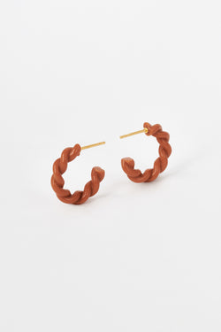 Twist Hoops in Toffee