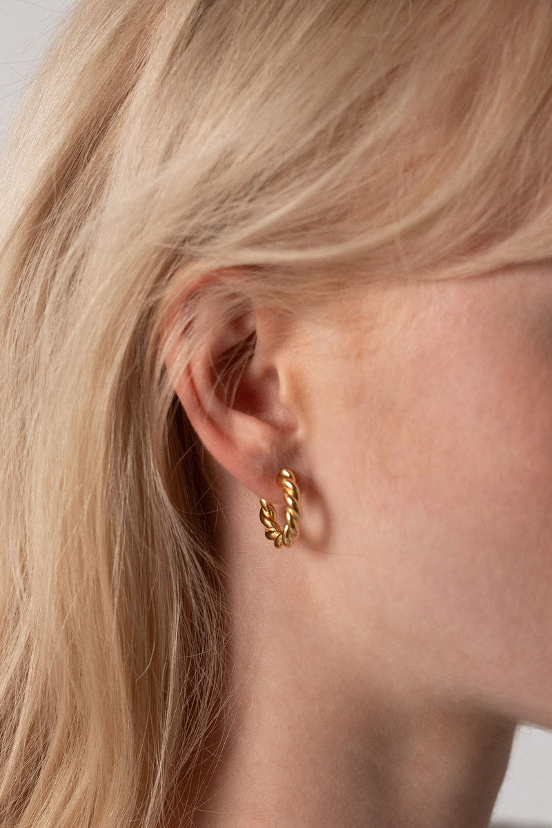 Twist Hoops in Gold Vermeil, Side Details