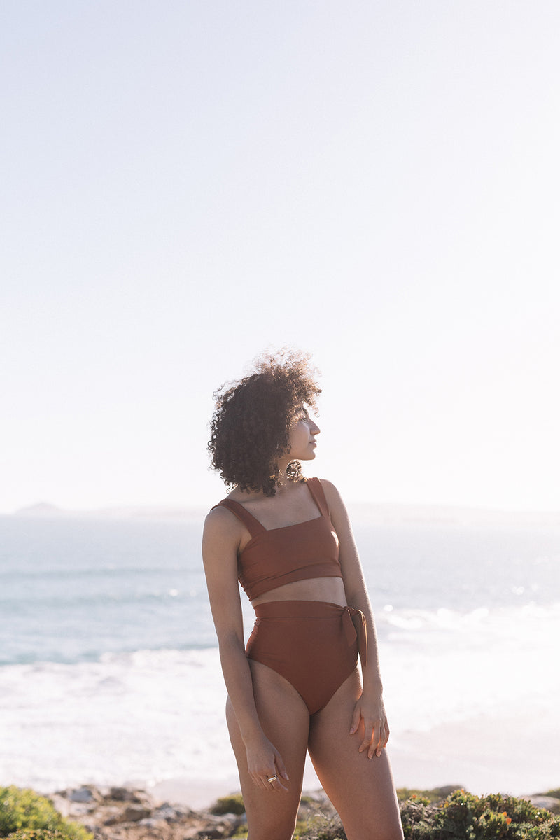 Crop Top & High Waist Brief Gingerbread Side